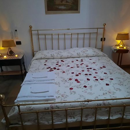 B&B Casa Santa Lucia Manerba del Garda Eksteriør billede