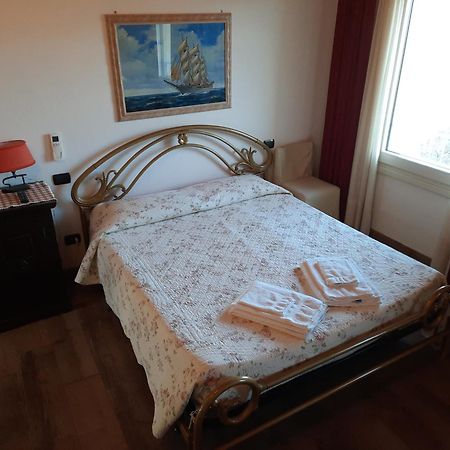 B&B Casa Santa Lucia Manerba del Garda Eksteriør billede