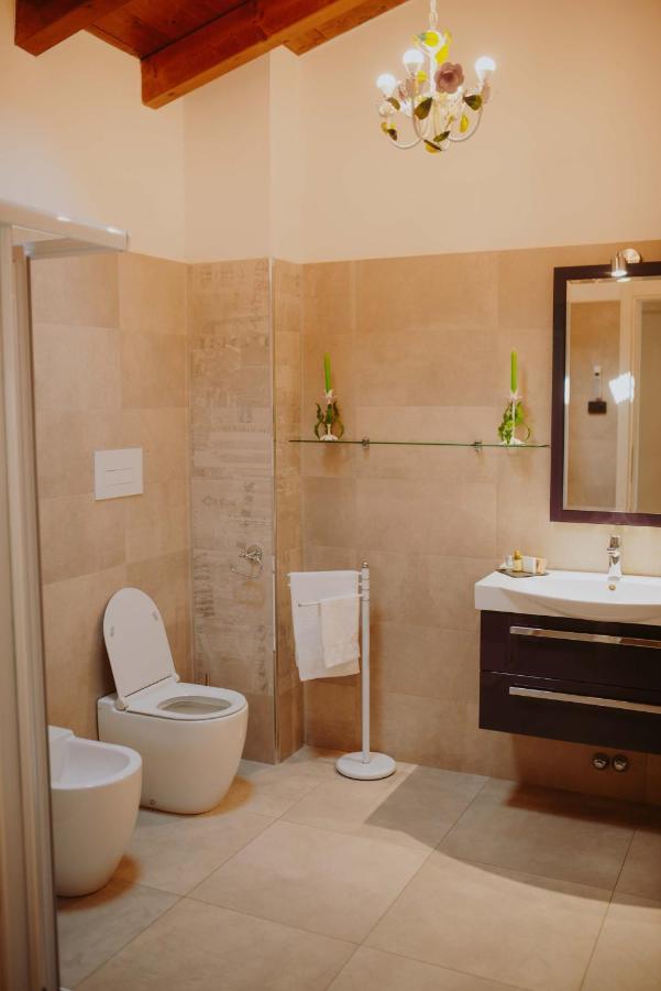 B&B Casa Santa Lucia Manerba del Garda Eksteriør billede