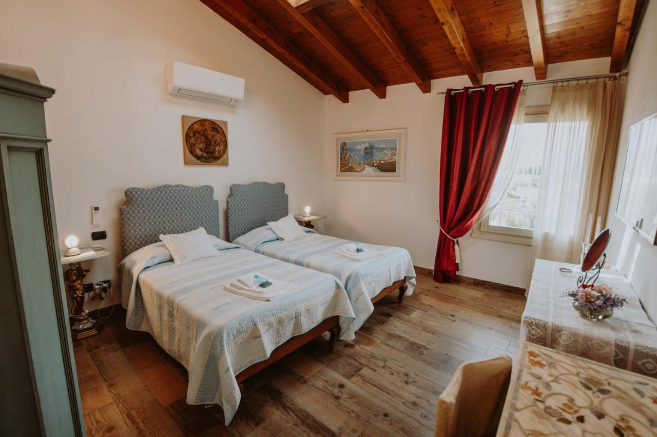 B&B Casa Santa Lucia Manerba del Garda Eksteriør billede