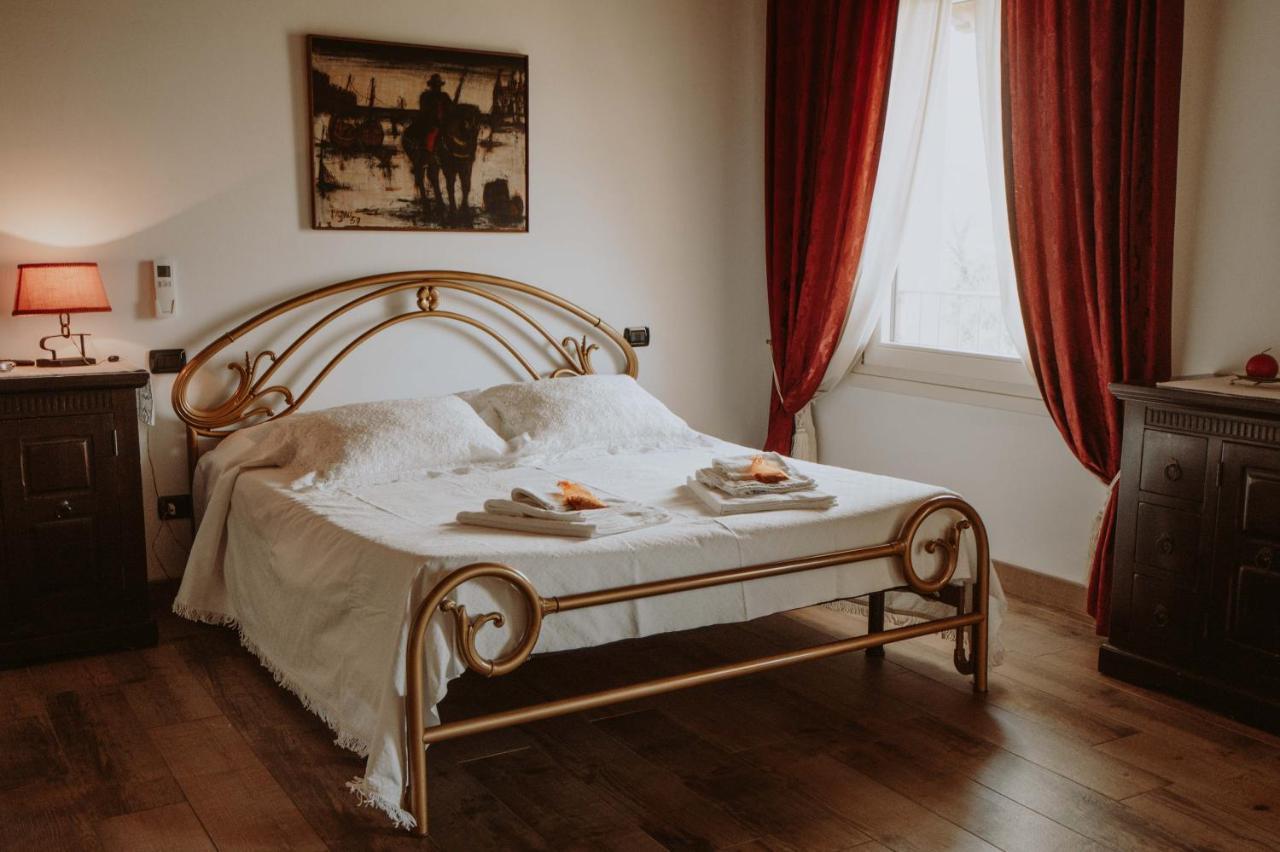 B&B Casa Santa Lucia Manerba del Garda Eksteriør billede