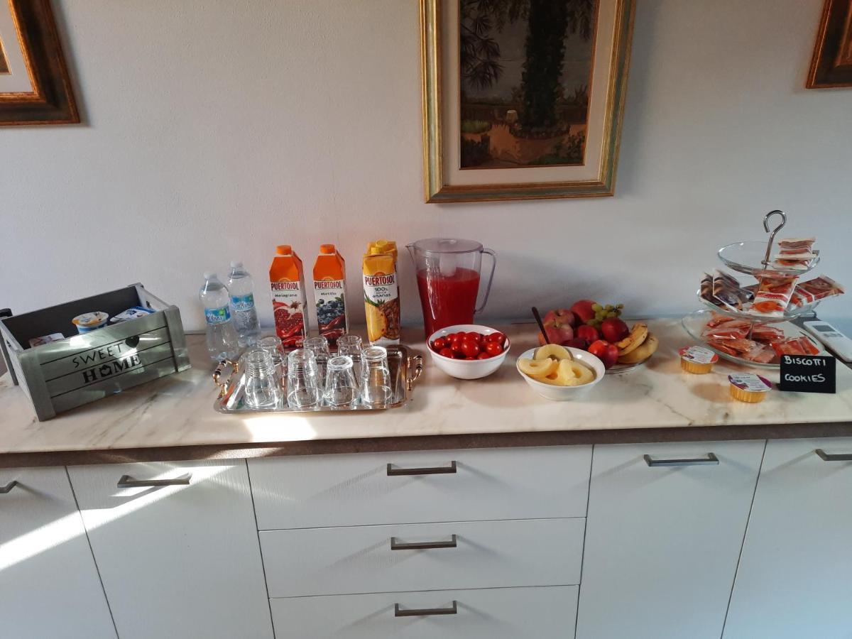 B&B Casa Santa Lucia Manerba del Garda Eksteriør billede