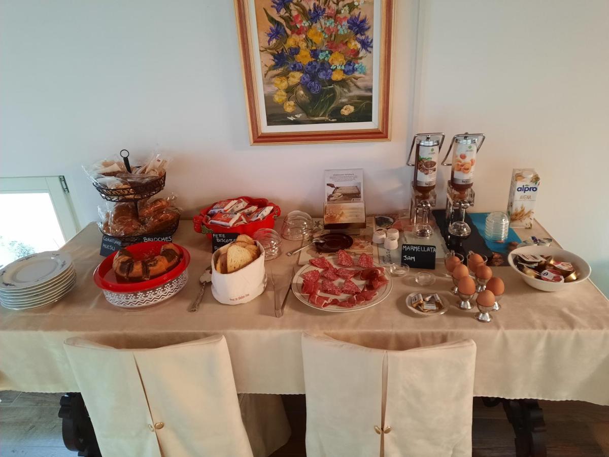B&B Casa Santa Lucia Manerba del Garda Eksteriør billede