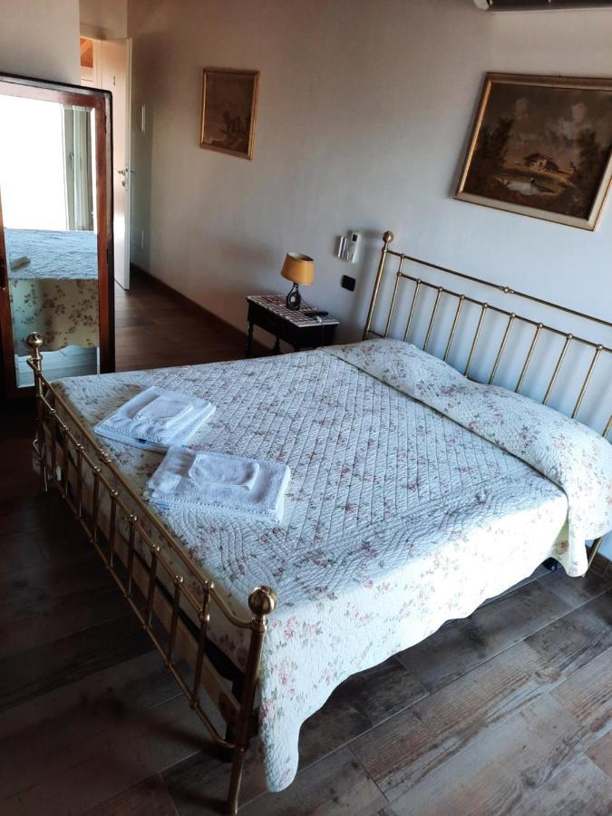 B&B Casa Santa Lucia Manerba del Garda Eksteriør billede