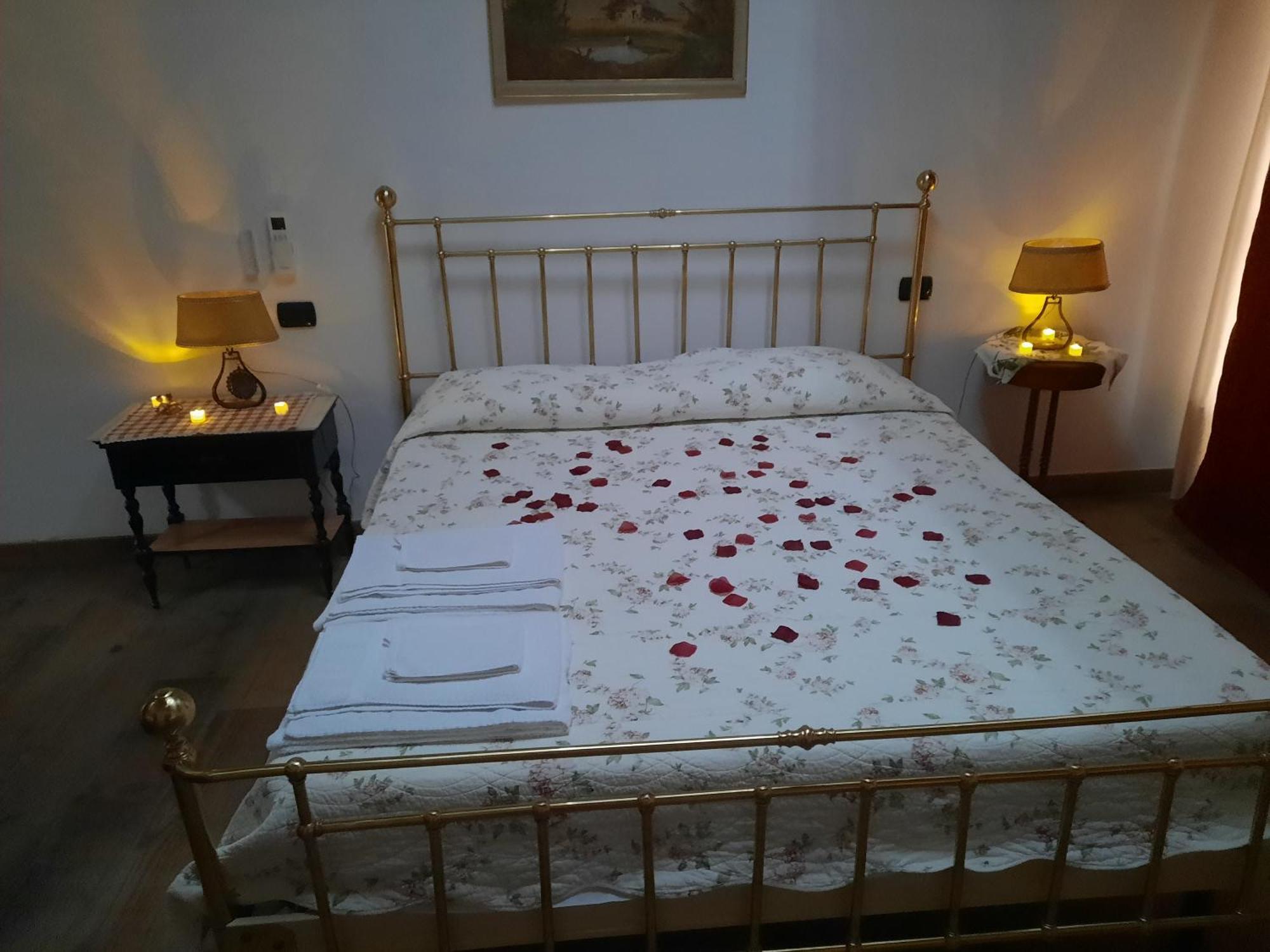 B&B Casa Santa Lucia Manerba del Garda Eksteriør billede