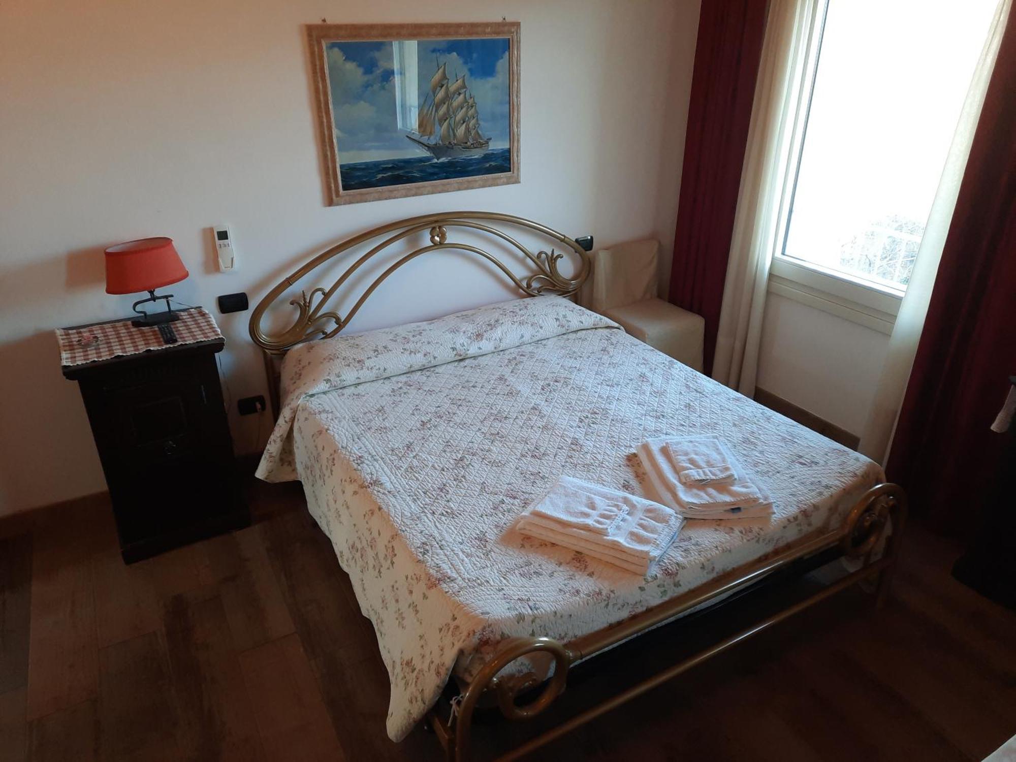 B&B Casa Santa Lucia Manerba del Garda Eksteriør billede