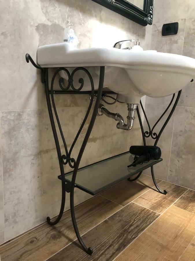 B&B Casa Santa Lucia Manerba del Garda Eksteriør billede